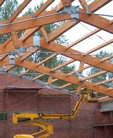 ESTRUCTURA MADERA LAMINADA GOTAS DEL MARQUES.